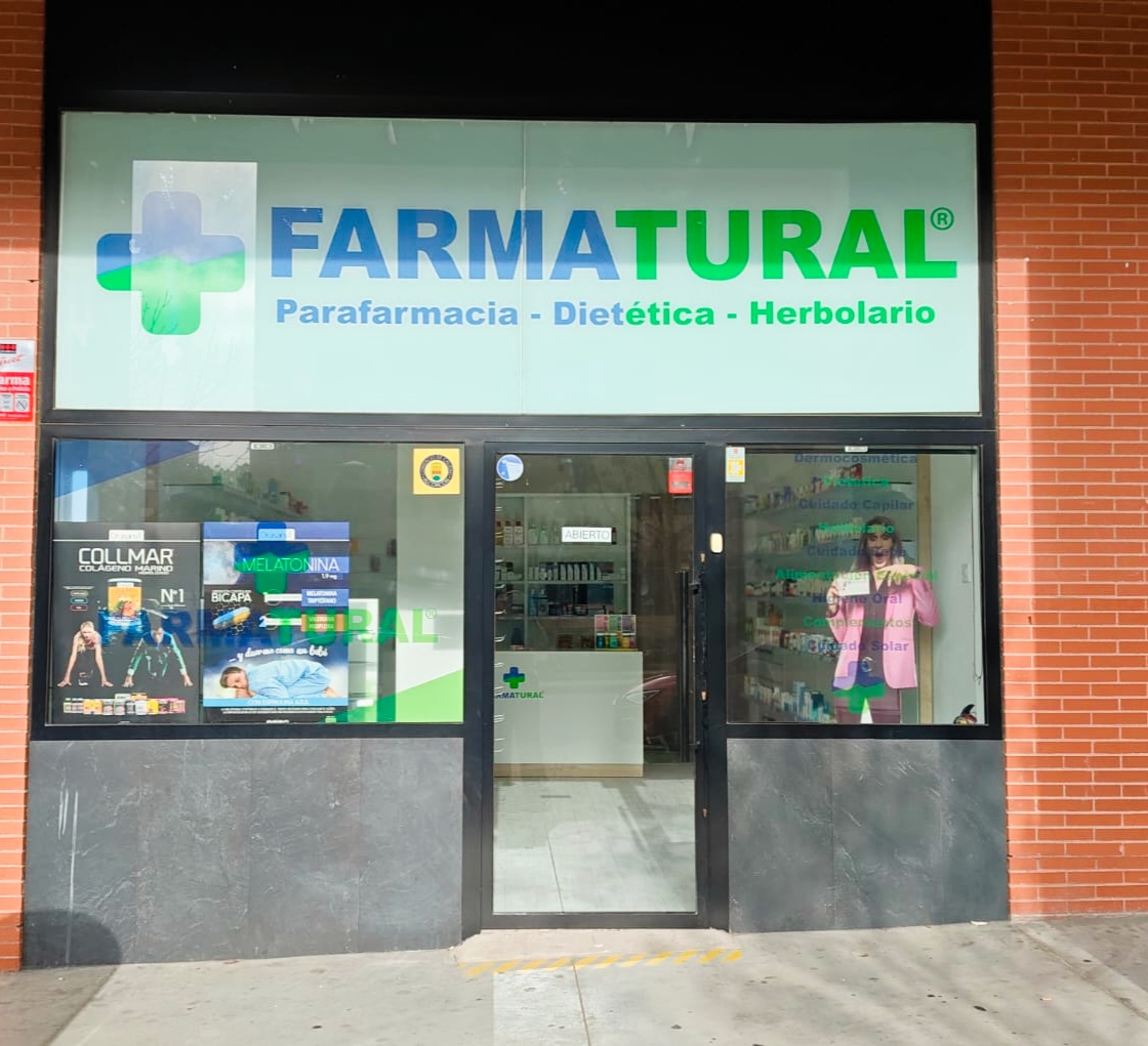 Escaparate establecimiento Farmatural Alcorcón